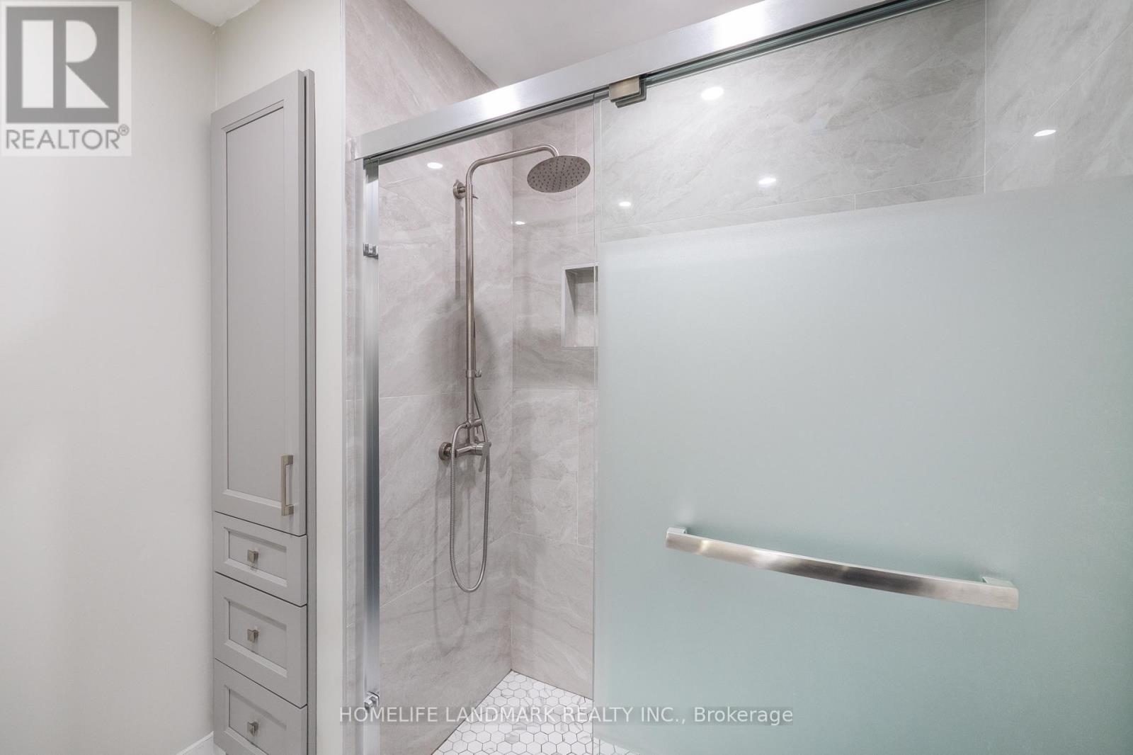1544 Kirkrow Crescent, Mississauga, Ontario  L5M 3Y8 - Photo 18 - W12303742