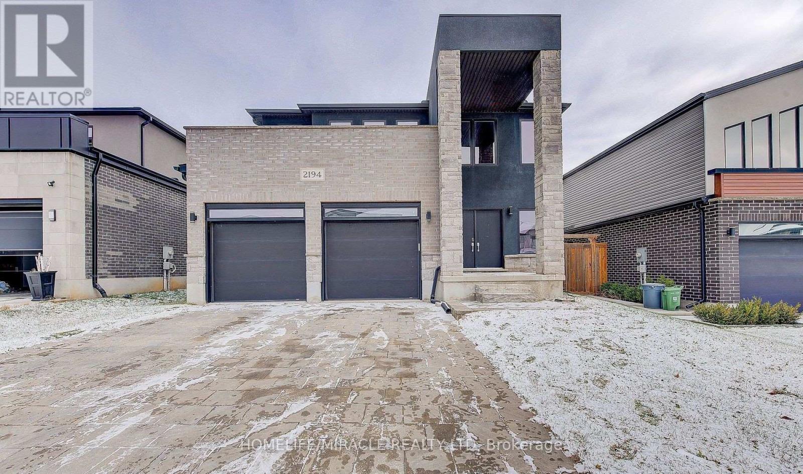 2194 WESTPOINT HEIGHTS, London South, Ontario