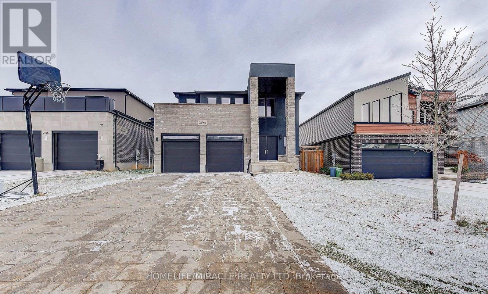 2194 Westpoint Heights, London South, Ontario  N6P 0E9 - Photo 2 - X12303733