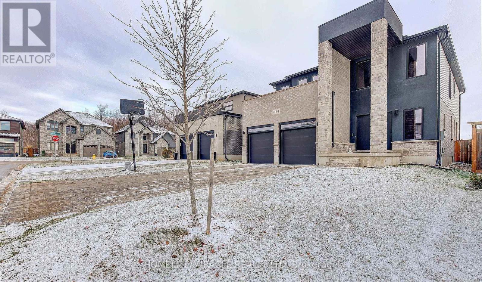 2194 Westpoint Heights, London South, Ontario  N6P 0E9 - Photo 3 - X12303733