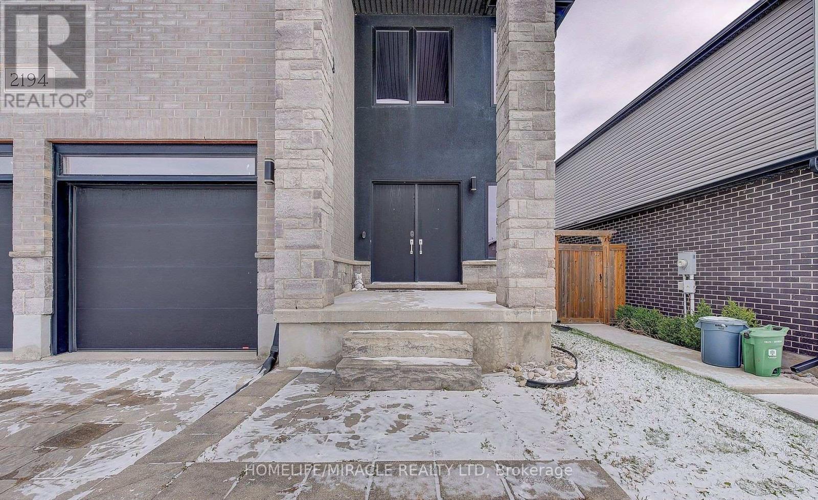 2194 Westpoint Heights, London South, Ontario  N6P 0E9 - Photo 4 - X12303733