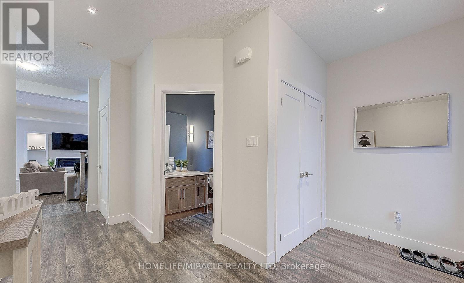 2194 Westpoint Heights, London South, Ontario  N6P 0E9 - Photo 6 - X12303733