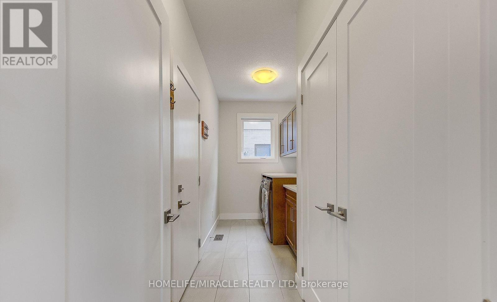 2194 Westpoint Heights, London South, Ontario  N6P 0E9 - Photo 9 - X12303733