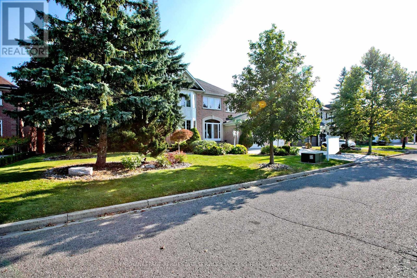Property at 37 HEATHERWOOD CRESCENT image 3