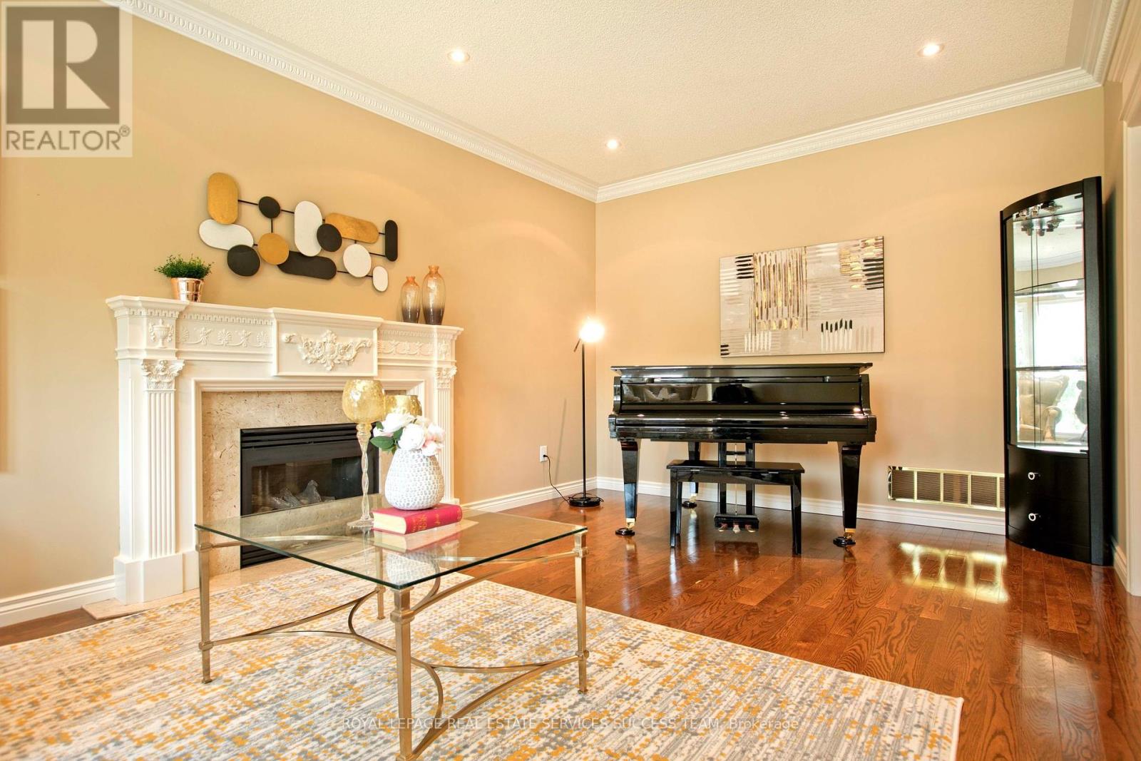 Property at 37 HEATHERWOOD CRESCENT image 5