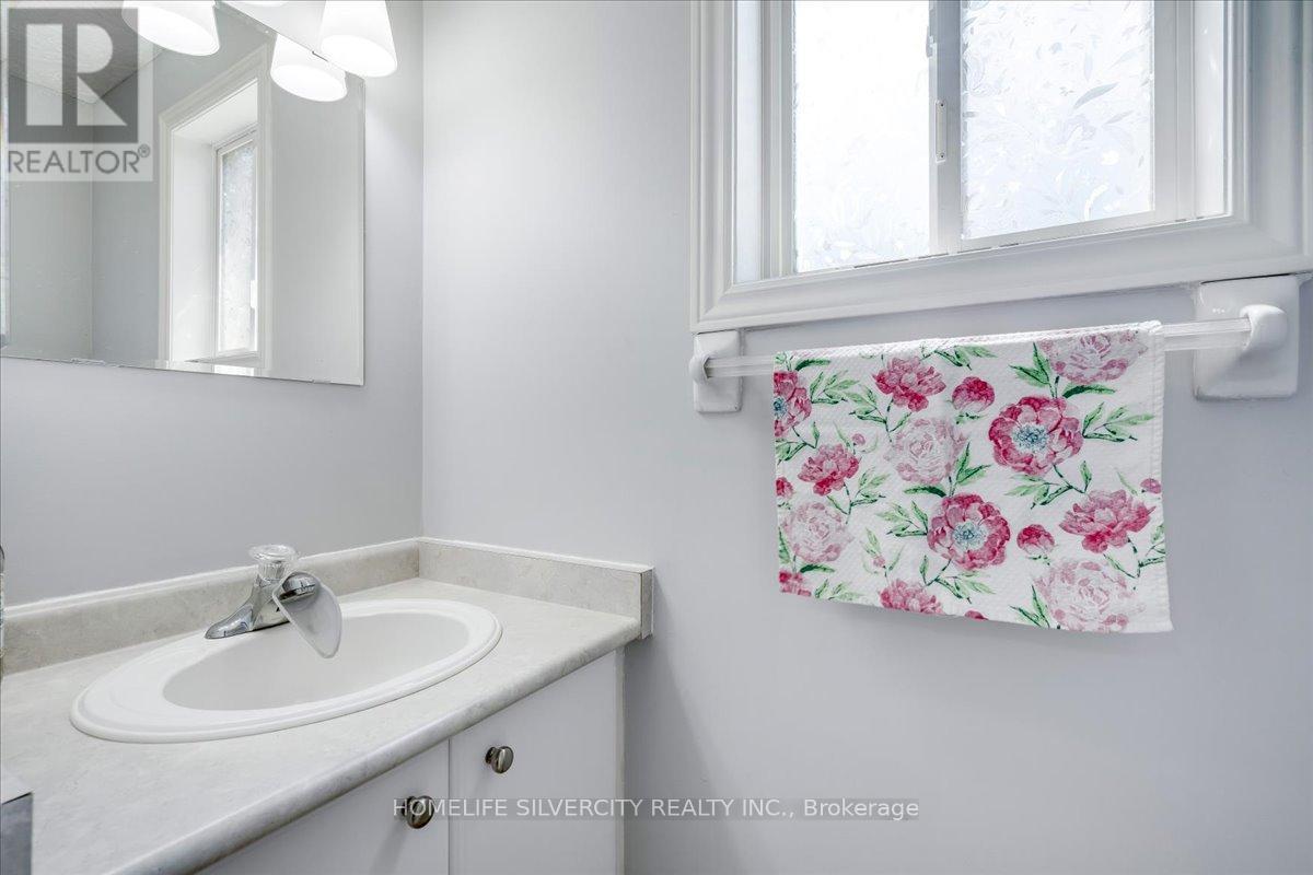 40 Bird Street, Barrie, Ontario  L4N 0X4 - Photo 25 - S12303779