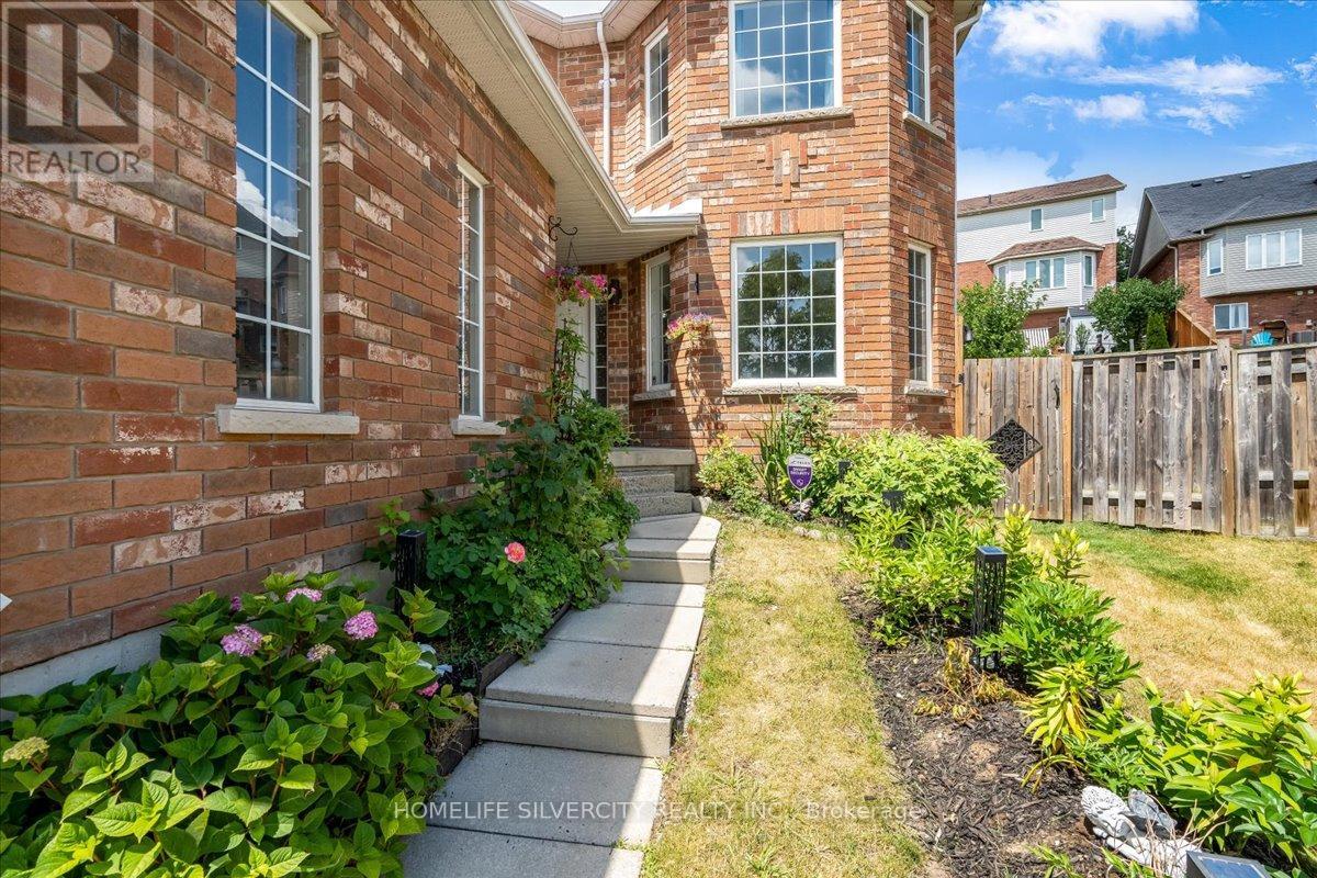 40 Bird Street, Barrie, Ontario  L4N 0X4 - Photo 5 - S12303779
