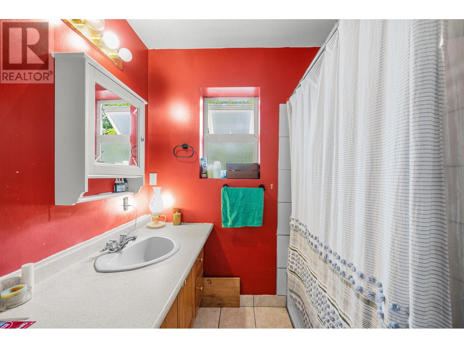 2781 Oxford Street, Vancouver, British Columbia  V5K 1N5 - Photo 10 - R3030299