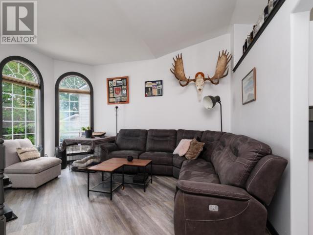 Property at 33 TIGEREYE CRESCENT image 5
