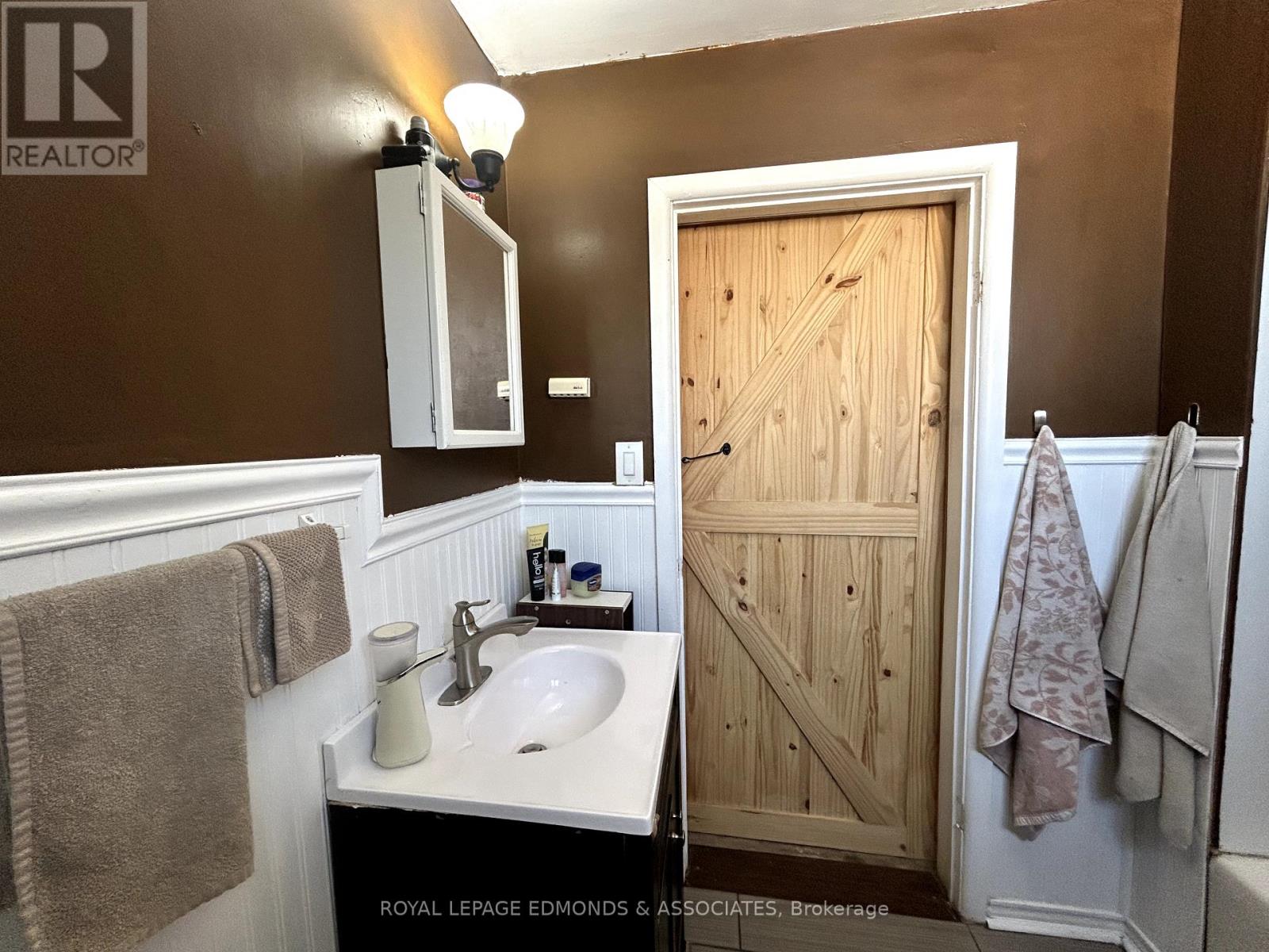 13 Jason Street, Whitewater Region, Ontario  K0J 1J0 - Photo 18 - X12303827