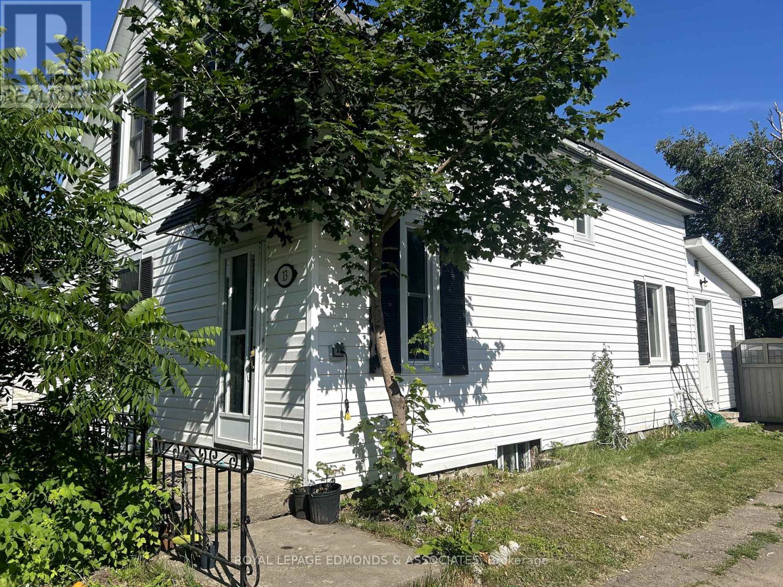 13 Jason Street, Whitewater Region, Ontario  K0J 1J0 - Photo 5 - X12303827
