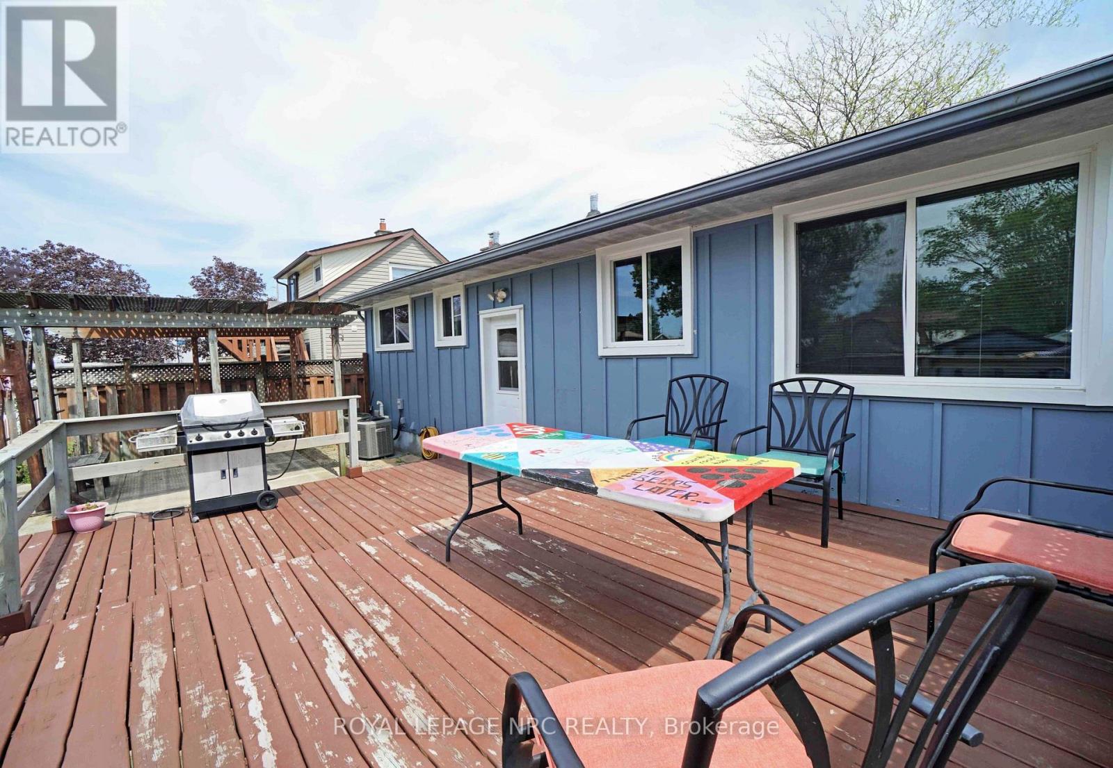 228 Pelham Road, St. Catharines, Ontario  L2S 1X6 - Photo 12 - X12303820