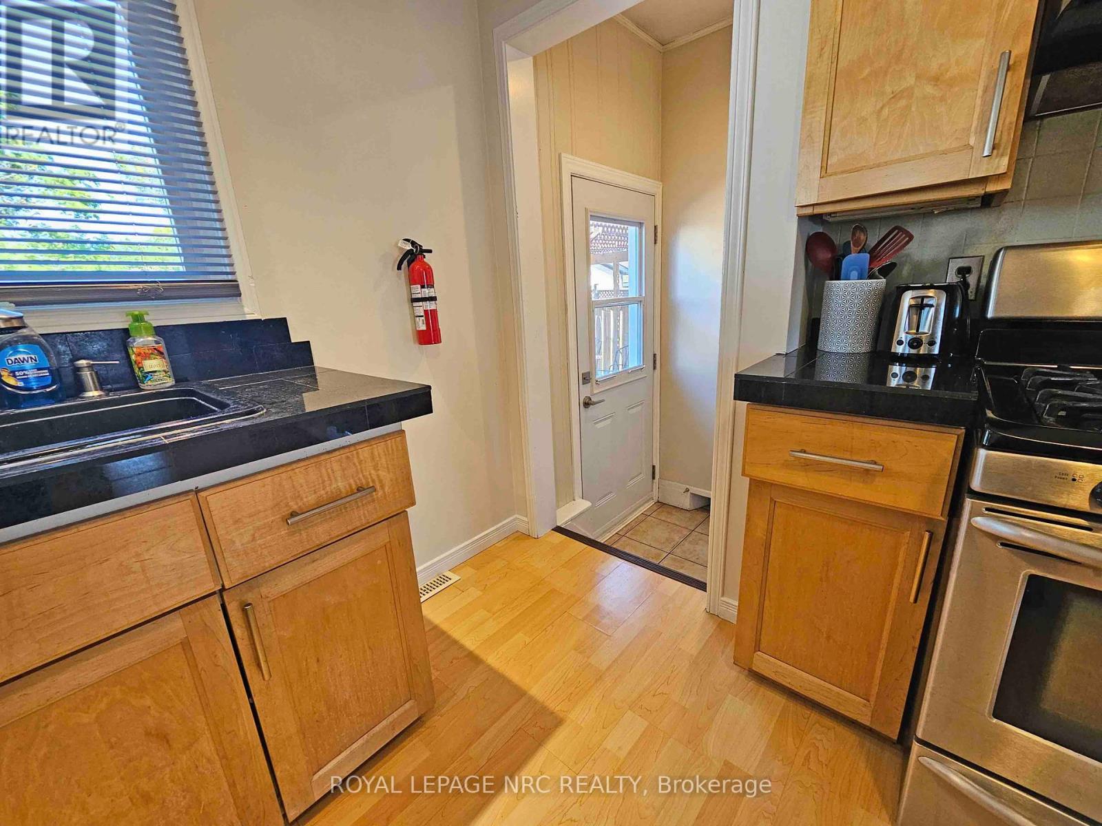 228 Pelham Road, St. Catharines, Ontario  L2S 1X6 - Photo 37 - X12303820