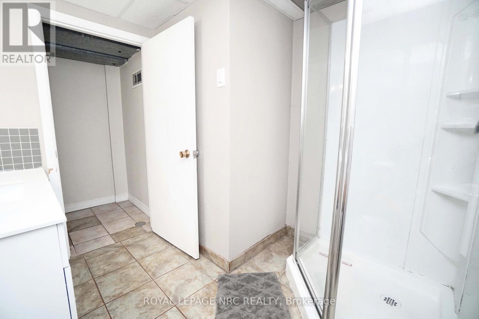 228 Pelham Road, St. Catharines, Ontario  L2S 1X6 - Photo 41 - X12303820