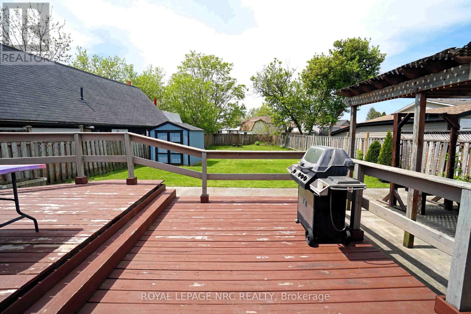 228 Pelham Road, St. Catharines, Ontario  L2S 1X6 - Photo 6 - X12303820