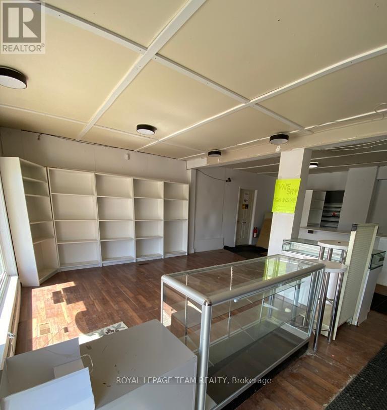 2 Mohns Avenue, Petawawa, Ontario  K8H 2G4 - Photo 3 - X12298902