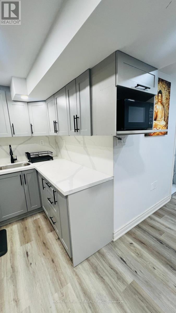 33 Mansewood Gardens, Toronto, Ontario  M1E 5A4 - Photo 4 - E12303819