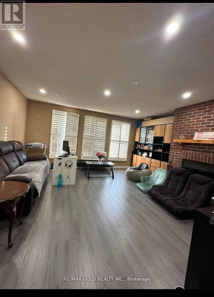 36 Windmill Boulevard, Brampton, Ontario  L6Y 3E4 - Photo 10 - W12303836