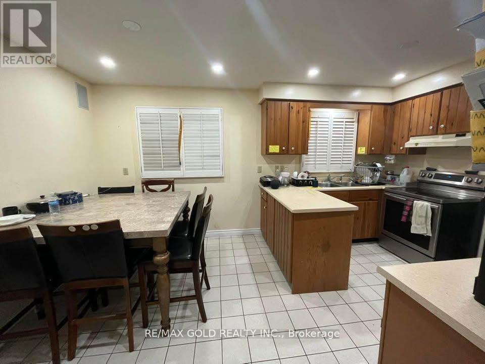 Property at 36 WINDMILL BOULEVARD image 5