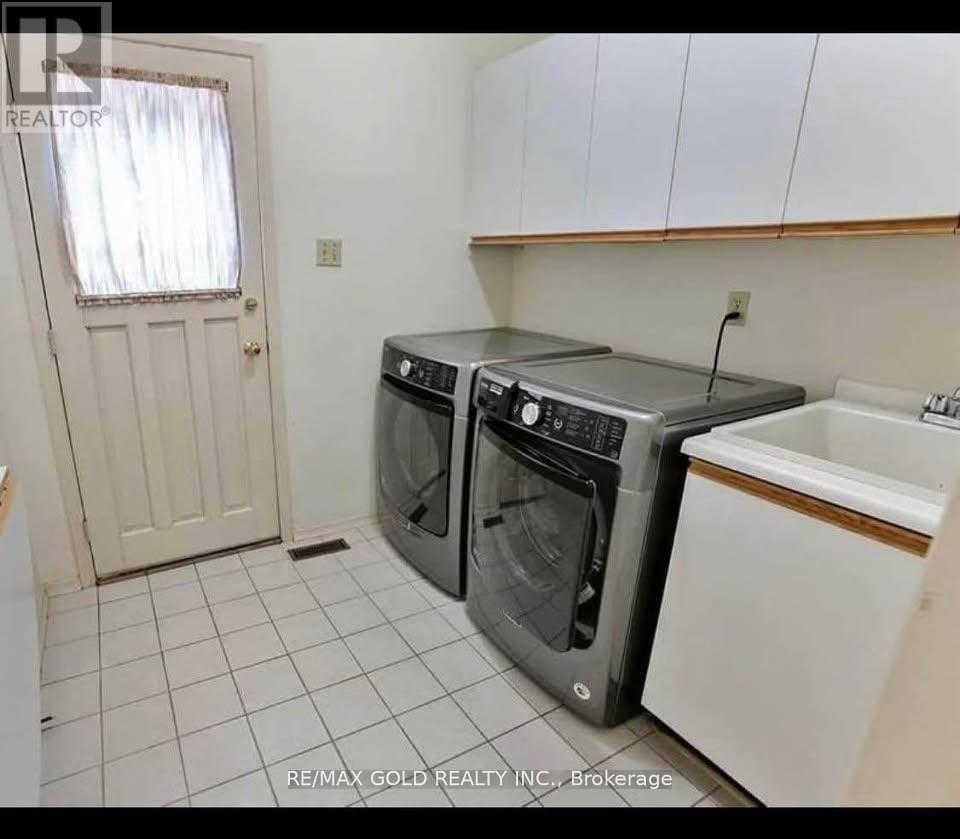 36 Windmill Boulevard, Brampton, Ontario  L6Y 3E4 - Photo 8 - W12303836