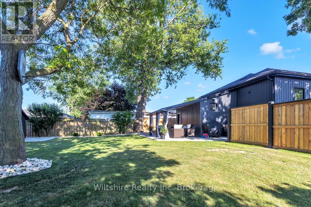 3 Mary Street E, St. Thomas, Ontario  N5R 2V7 - Photo 34 - X12303856