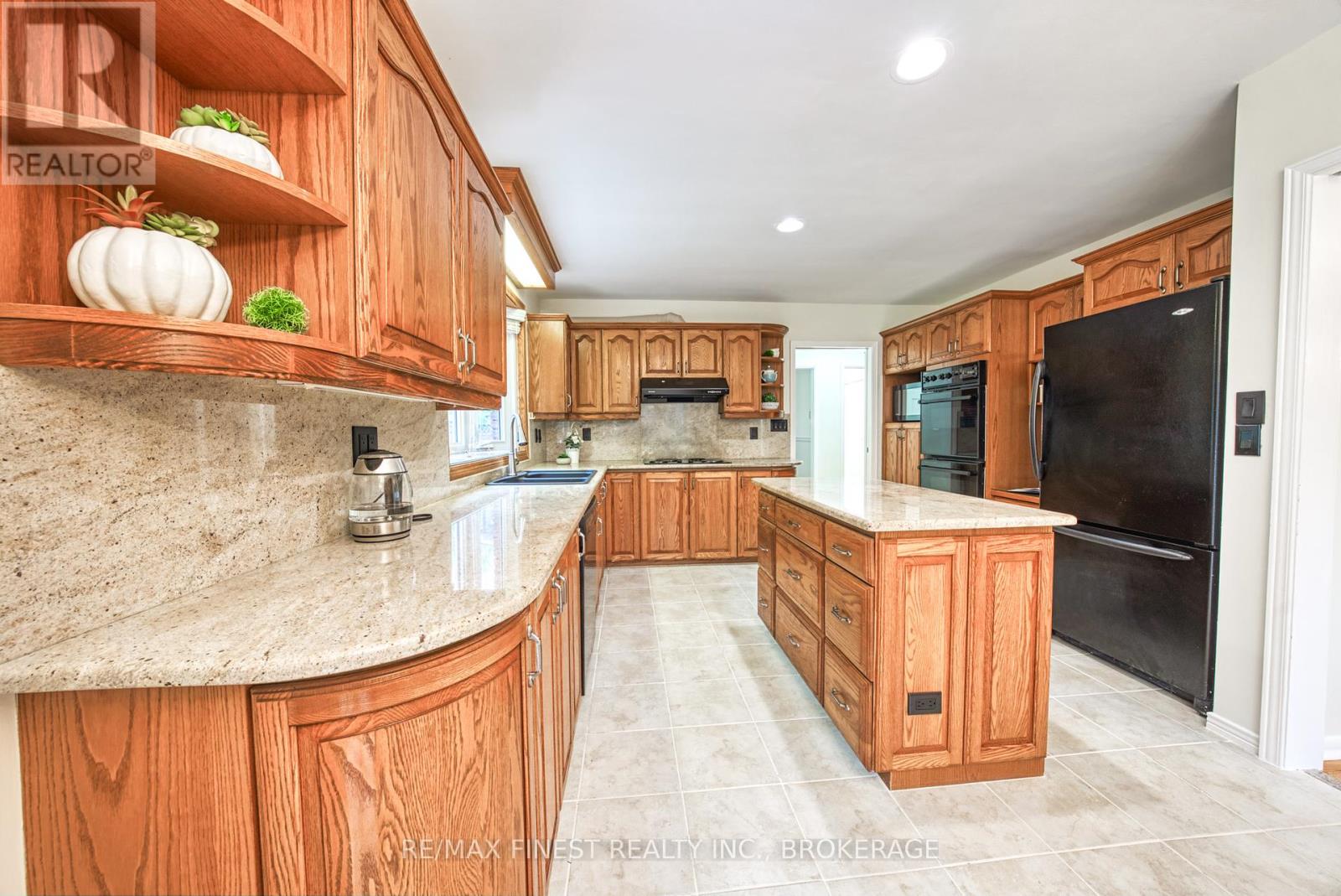 16 Pembroke Street, Kingston, Ontario  K7L 4N4 - Photo 21 - X12303105
