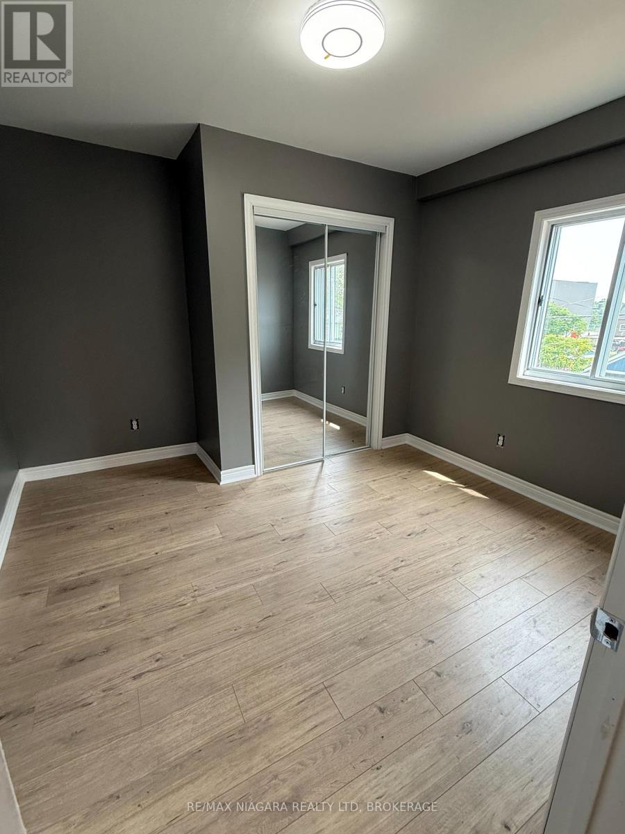 3 - 115 Kinnear Street, Port Colborne, Ontario  L3K 1A8 - Photo 9 - X12303868