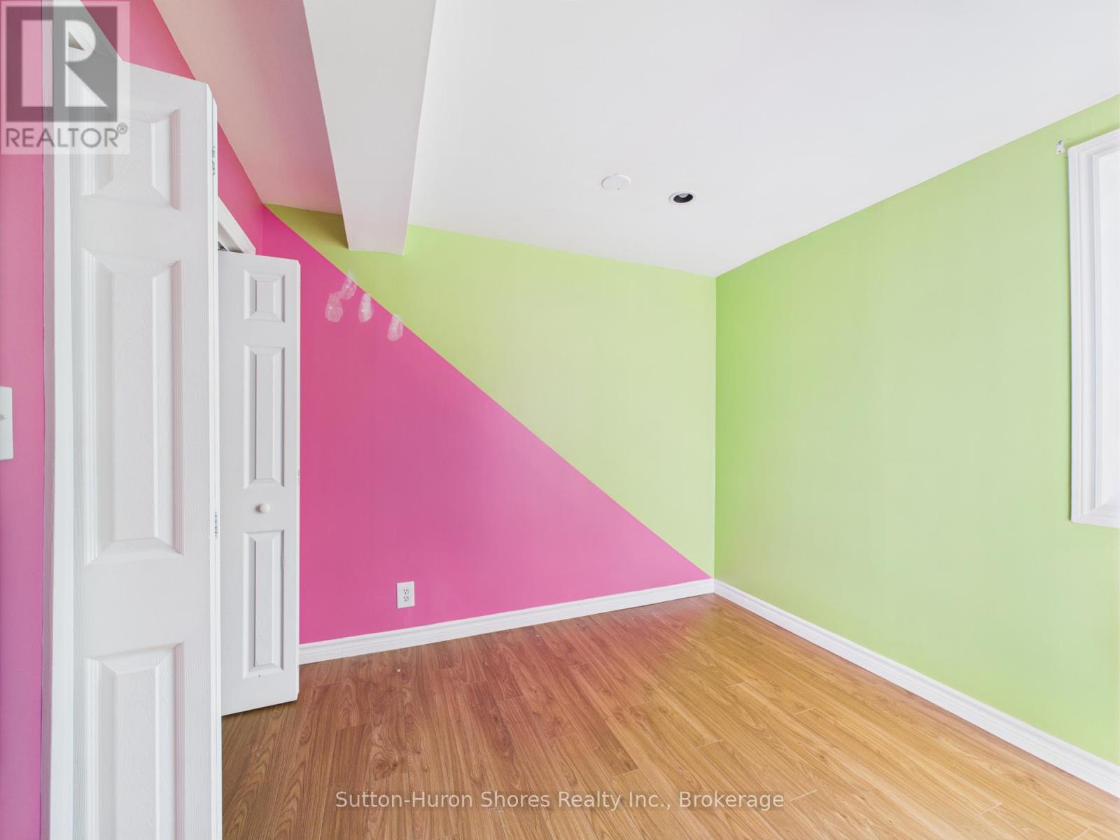 440 Mill Street, Saugeen Shores, Ontario  N0H 2C0 - Photo 6 - X12303870