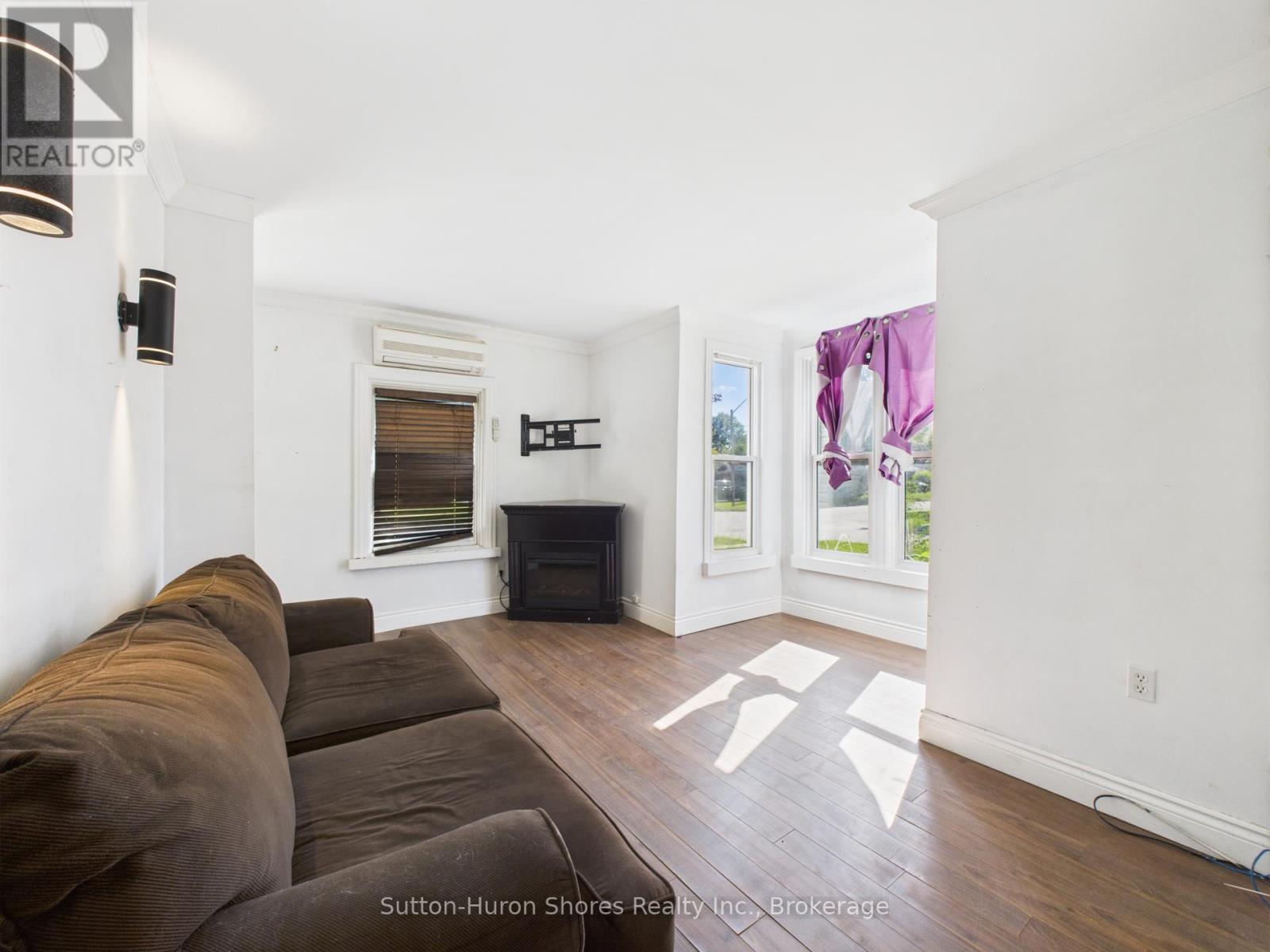 440 Mill Street, Saugeen Shores, Ontario  N0H 2C0 - Photo 7 - X12303870