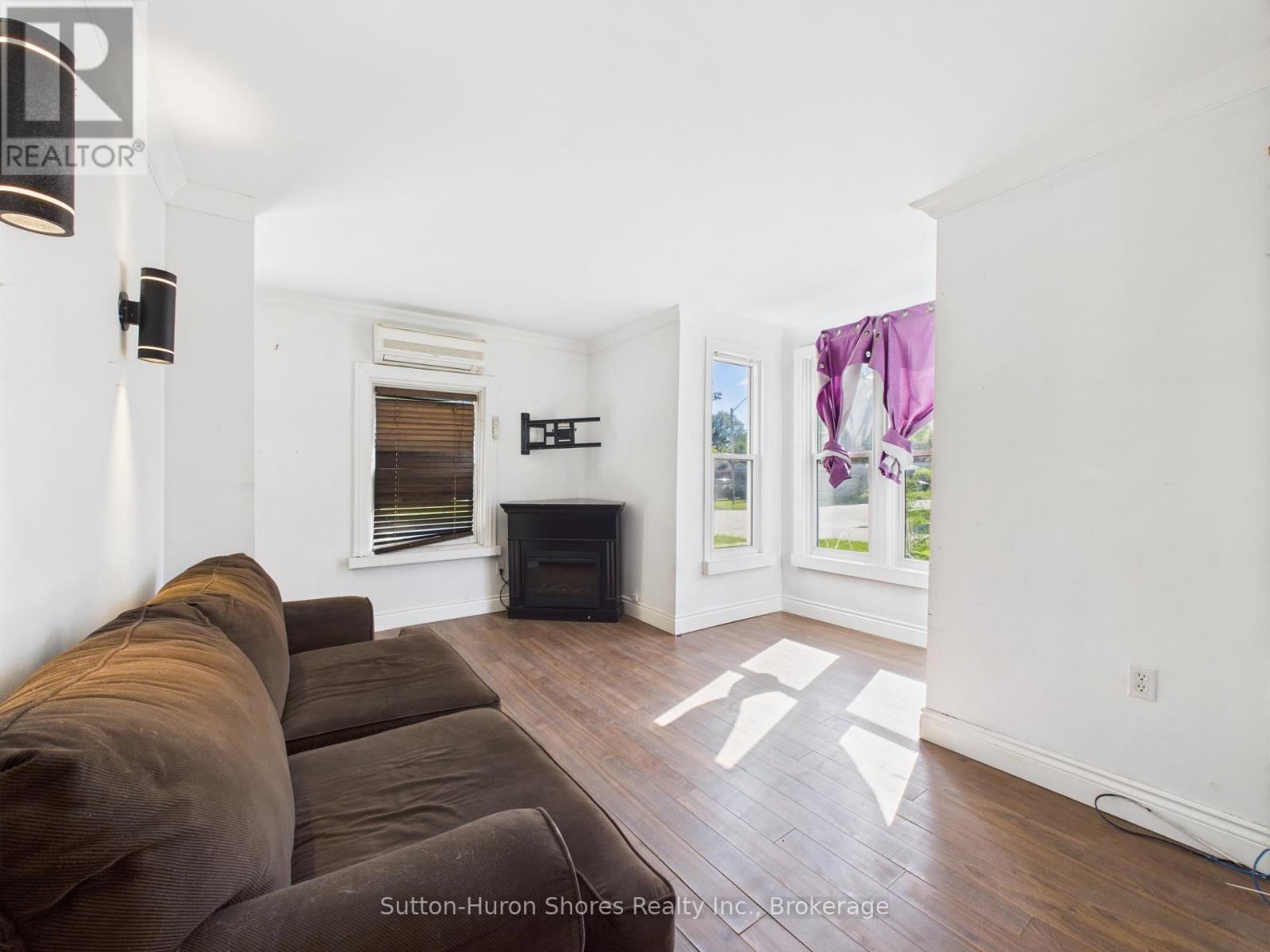 440 Mill Street, Saugeen Shores, Ontario  N0H 2C0 - Photo 8 - X12303870