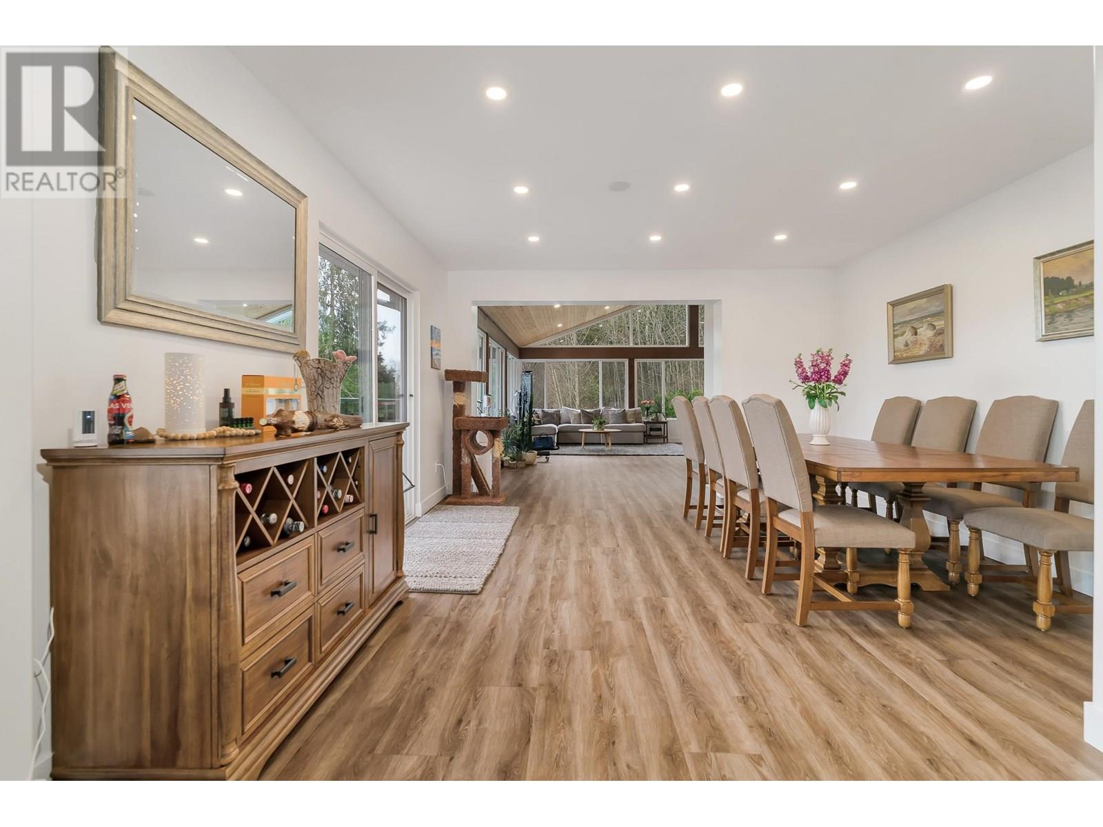 Property at 26560 CUNNINGHAM AVENUE image 3