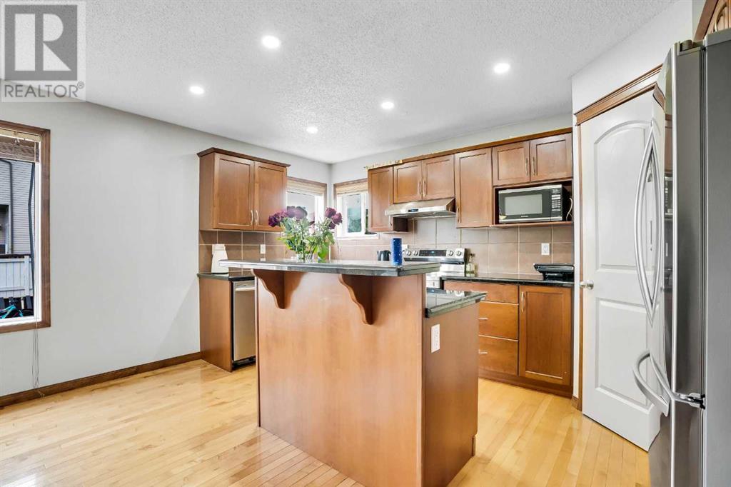 Property at 94 Taralake Way NE image 5