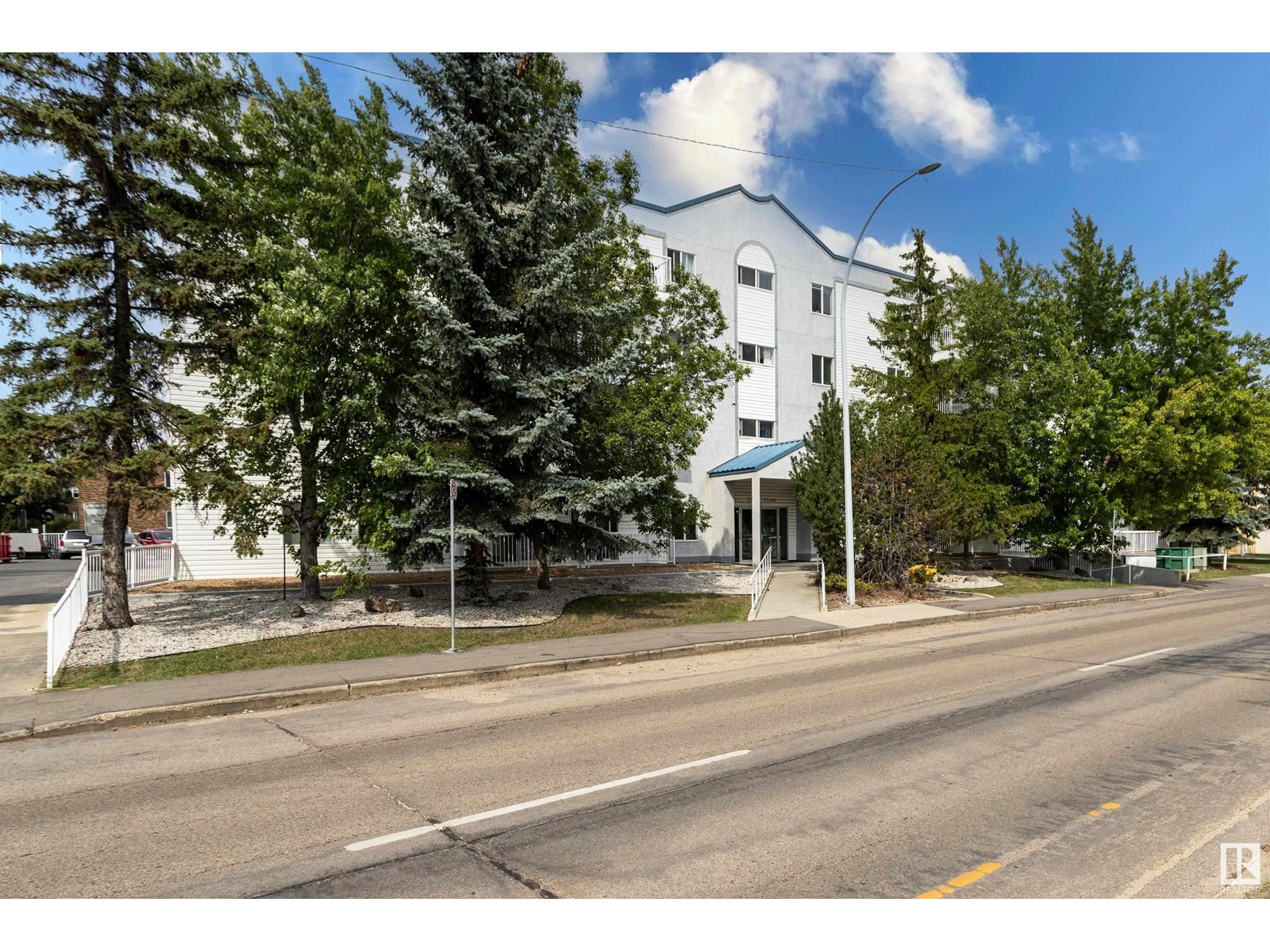 Property at #403 11446 40 AV NW image 3
