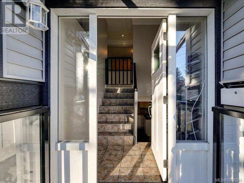 Property at 1732 James Way image 4