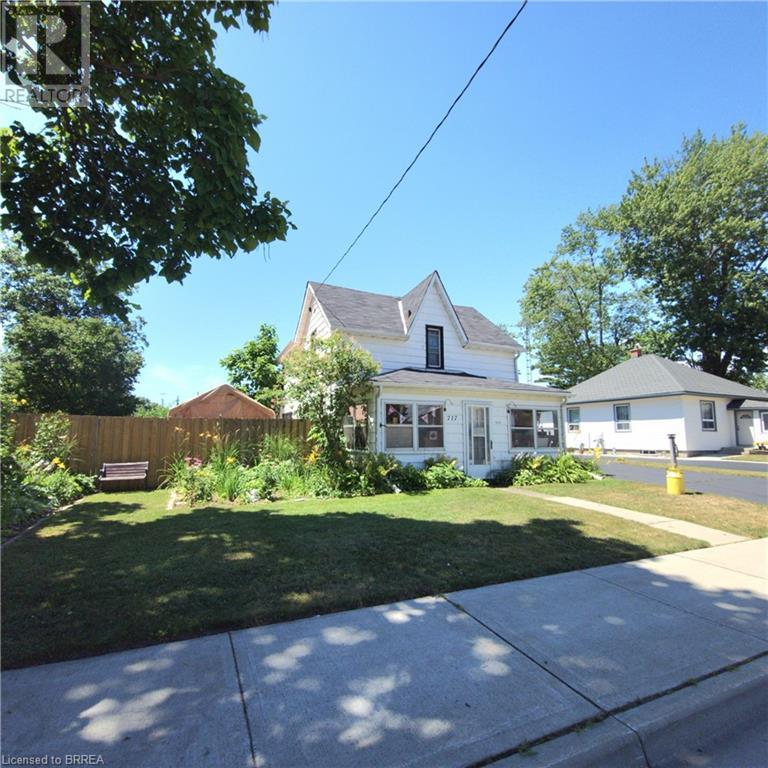 Property at 717 MAIN Street image 3
