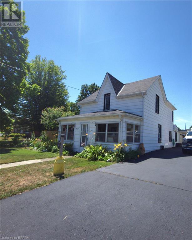 Property at 717 MAIN Street image 5