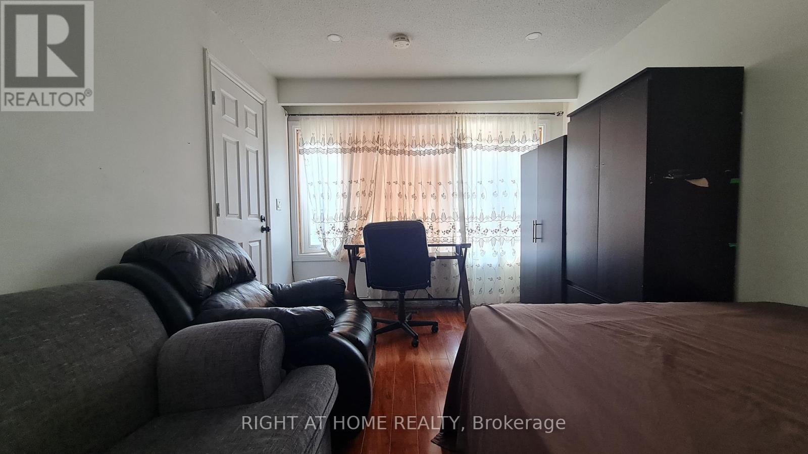Main - 55 Littleleaf Drive, Toronto (Malvern), Ontario  M1B 1Y7 - Photo 3 - E12303918
