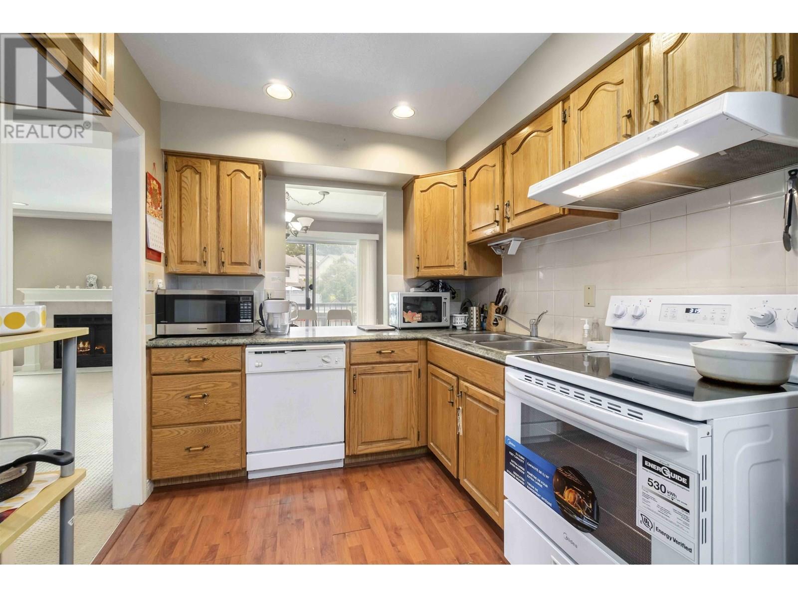 8 7150 Barnet Road, Burnaby, British Columbia  V5A 4S6 - Photo 15 - R3030207