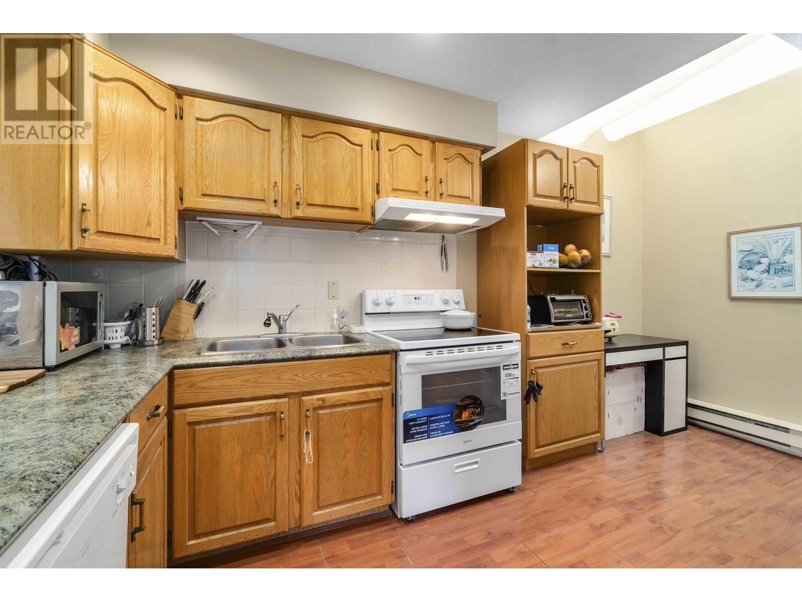 8 7150 Barnet Road, Burnaby, British Columbia  V5A 4S6 - Photo 14 - R3030207