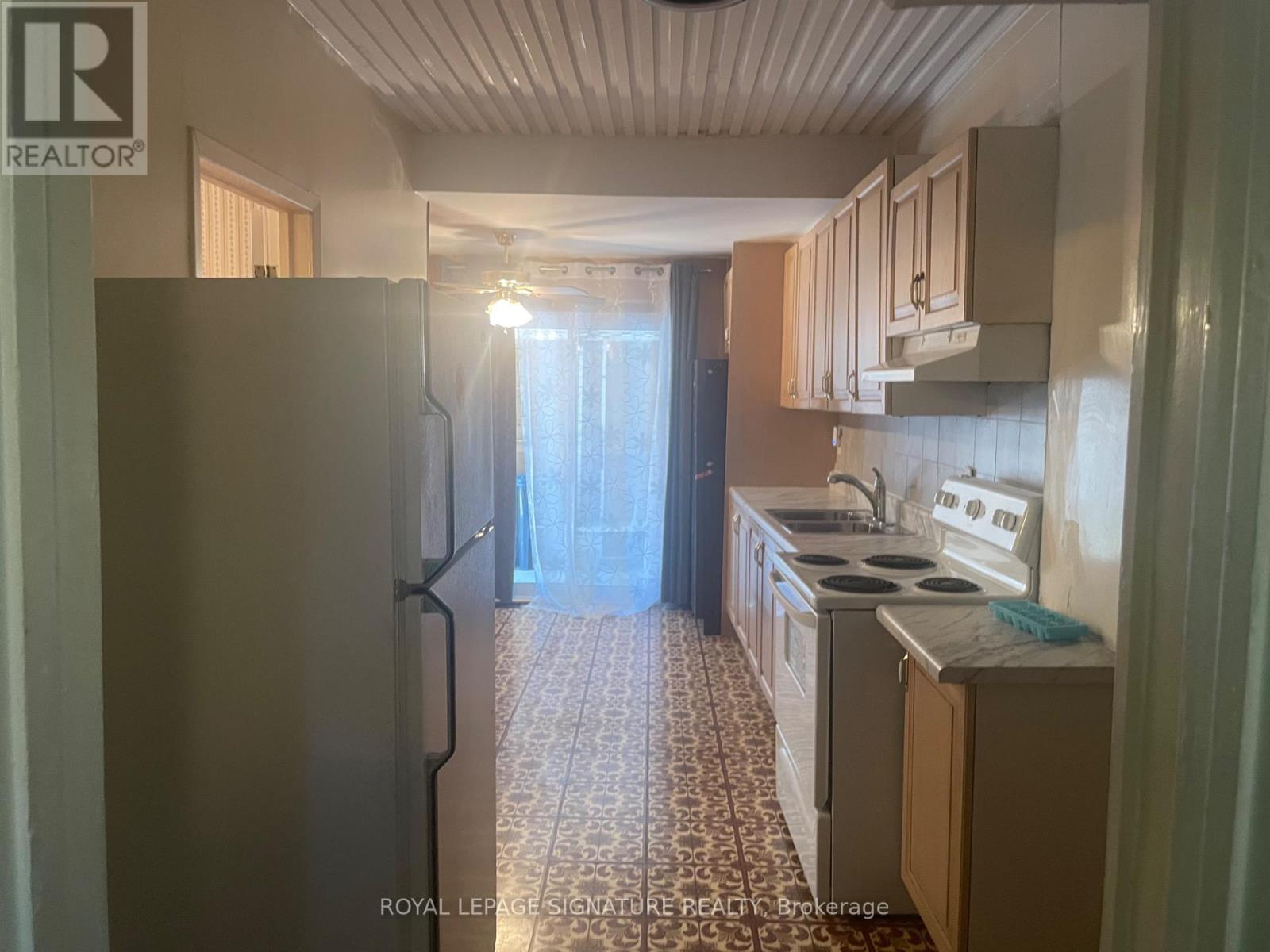 61 Belvidere Avenue, Toronto (Oakwood Village), Ontario  M6C 1P8 - Photo 14 - C12293757