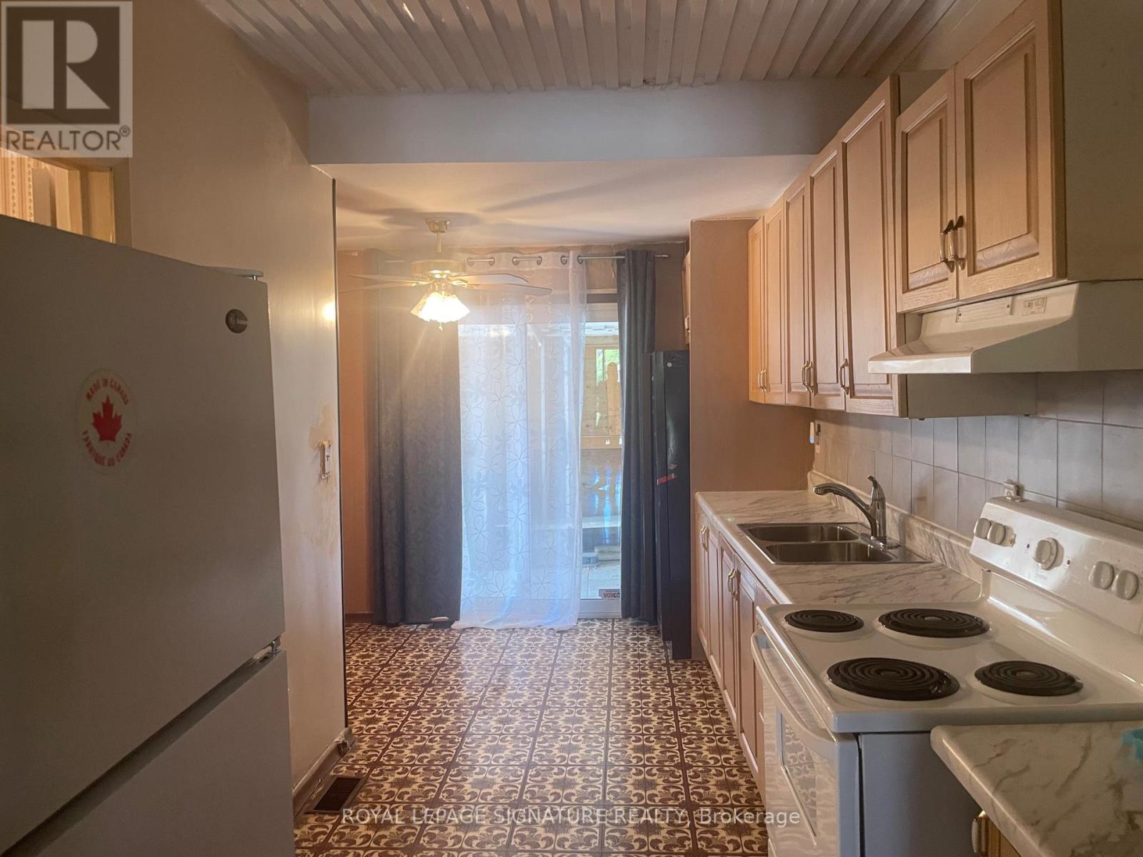 61 Belvidere Avenue, Toronto (Oakwood Village), Ontario  M6C 1P8 - Photo 24 - C12293757