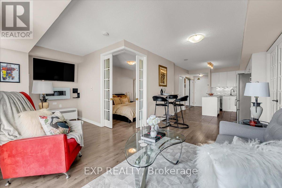 607 - 200 Burnhamthrope Road E, Mississauga, Ontario  L5A 4L4 - Photo 11 - W12303928