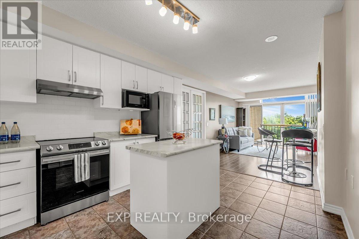 607 - 200 Burnhamthrope Road E, Mississauga, Ontario  L5A 4L4 - Photo 4 - W12303928