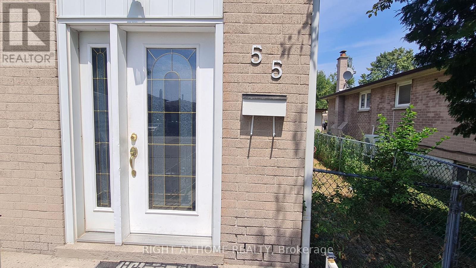Upper - 55 Littleleaf Drive, Toronto, Ontario  M1B 1Y7 - Photo 2 - E12303936