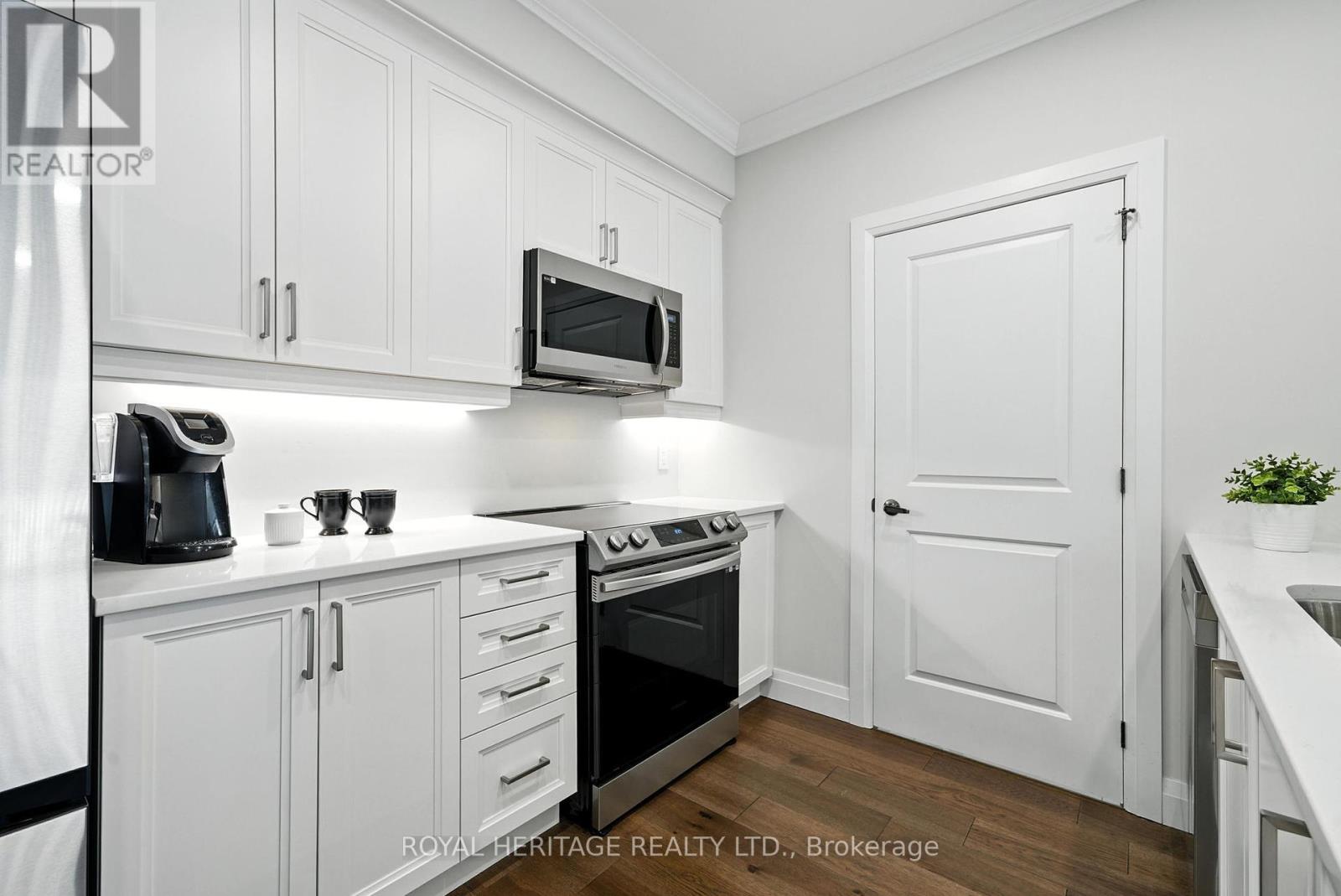 103 - 19 Hampton Lane, Selwyn, Ontario K0L 2H0 - Photo 3 - X12303953