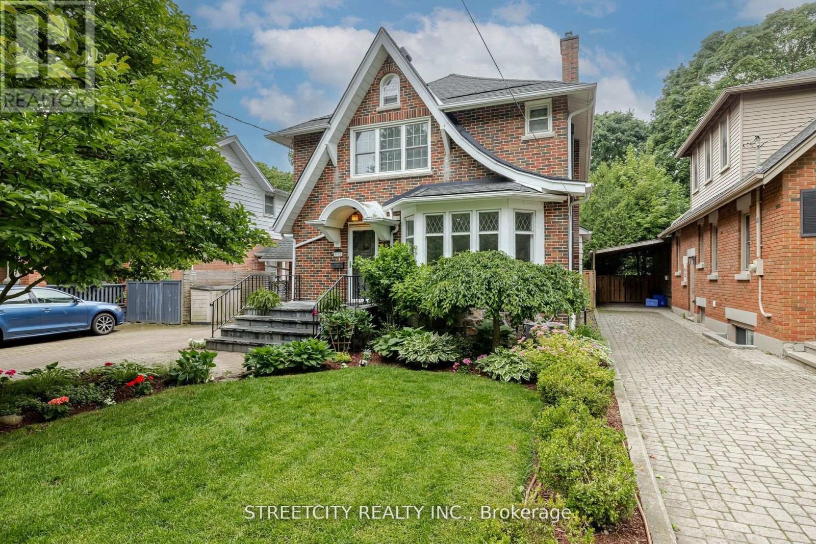 Property at 931 WATERLOO STREET image 2