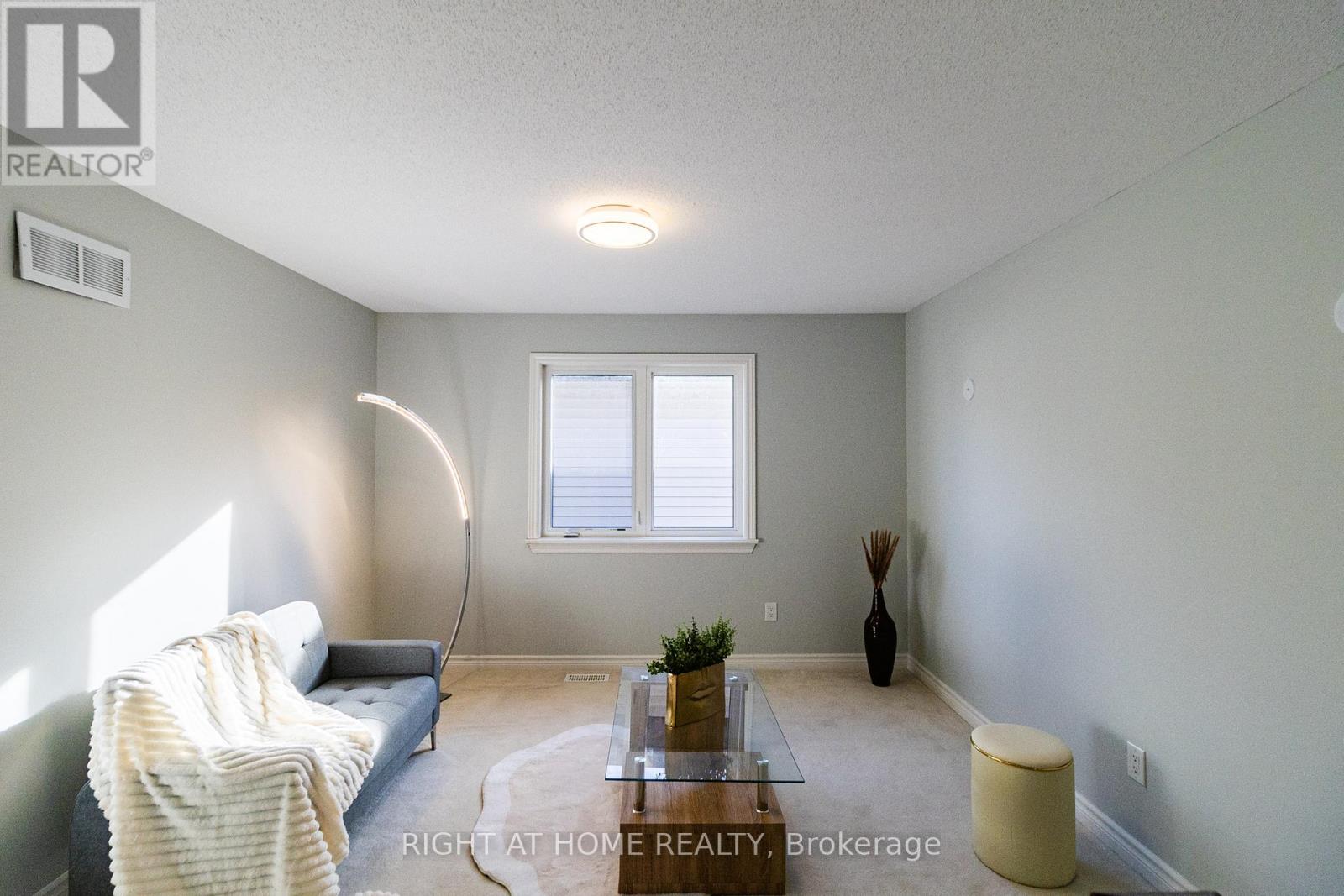 204 Cooks Mill Crescent, Ottawa, Ontario  K1V 2N1 - Photo 16 - X12303965