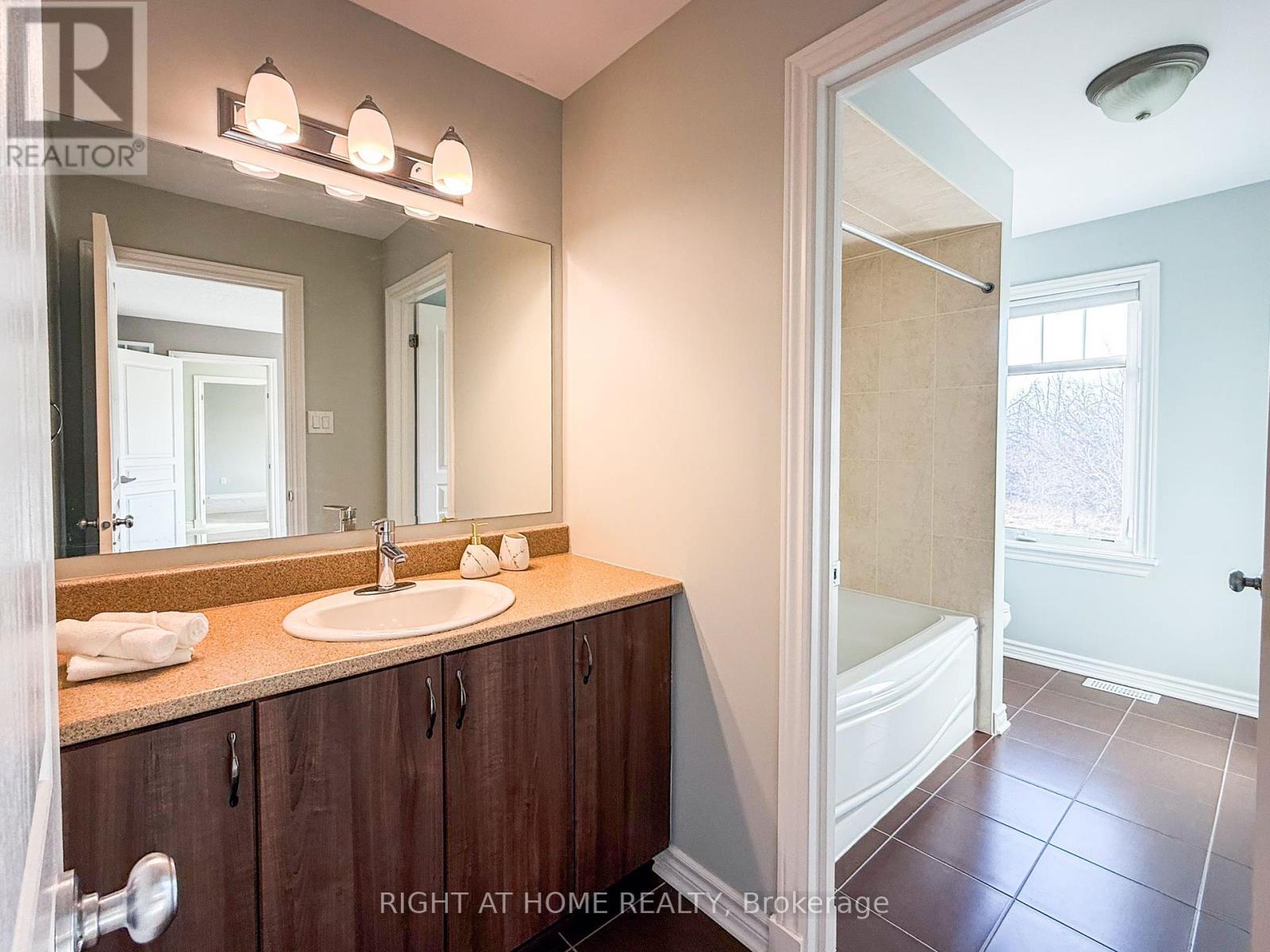 204 Cooks Mill Crescent, Ottawa, Ontario  K1V 2N1 - Photo 28 - X12303965