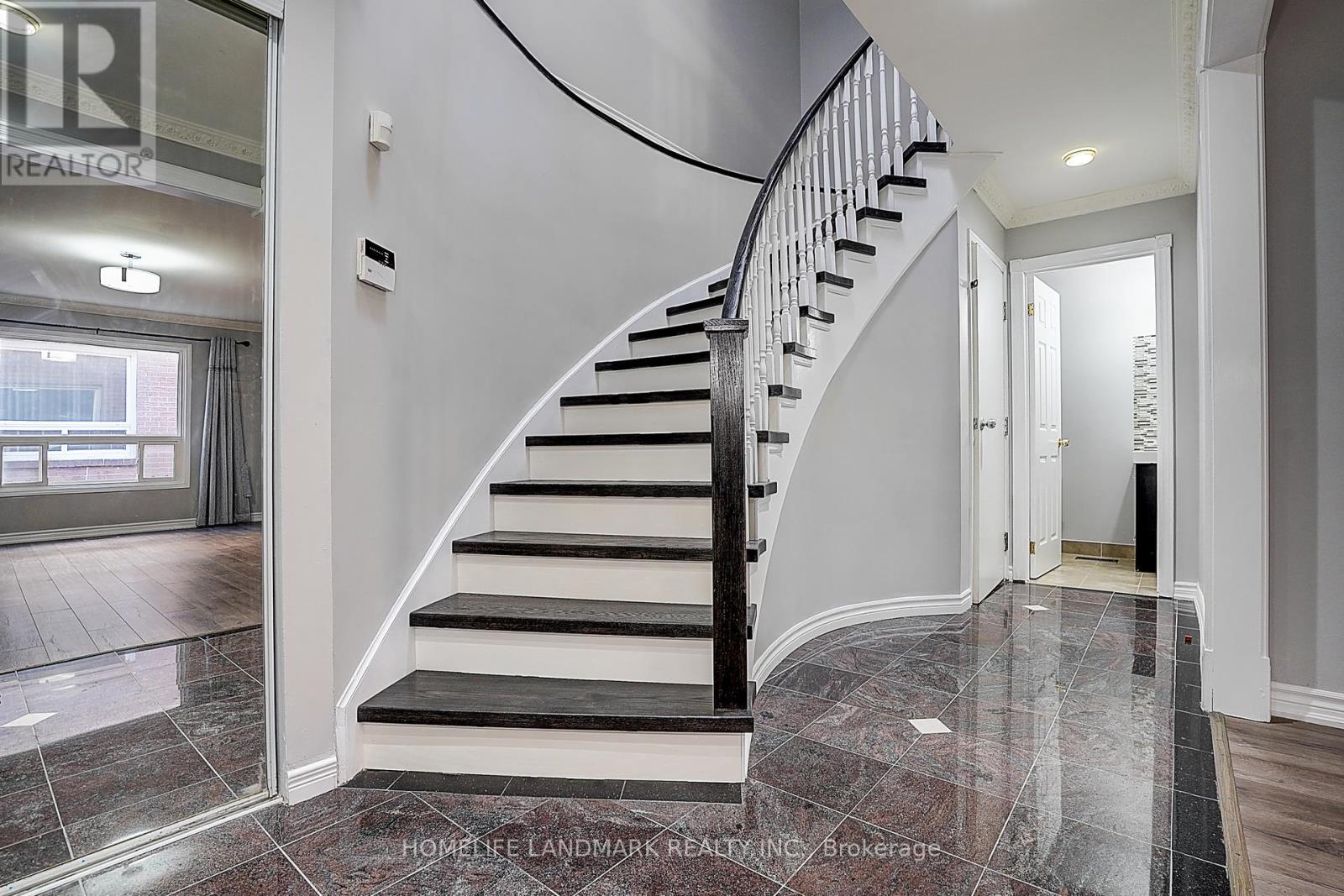 Property at 15 SAINTSBURY SQUARE image 3