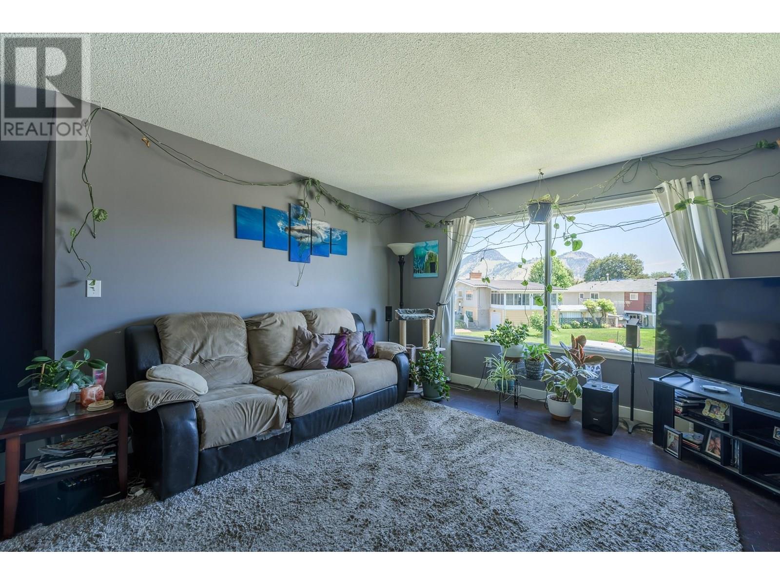 Property at 531 BAYWOOD Crescent image 5